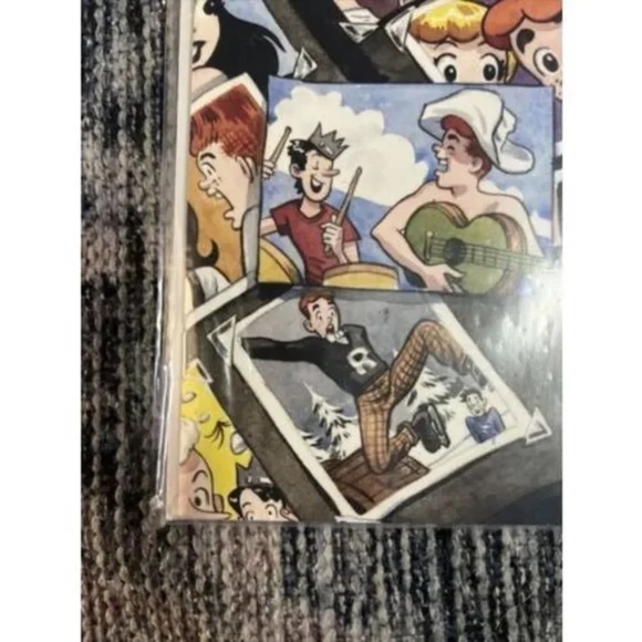 Vintage Comic Book Bundle – DC Aquaman, Madame Xanadu, and Archie Varients - Picture 14 of 16